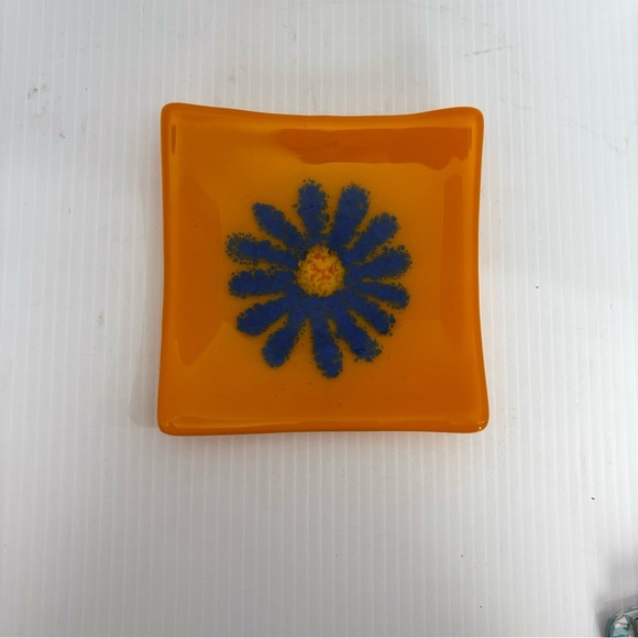 Flower Square Curled Edge Fused Art Glass Dish Trinket Coin Tray Signed - Picture 2 of 5